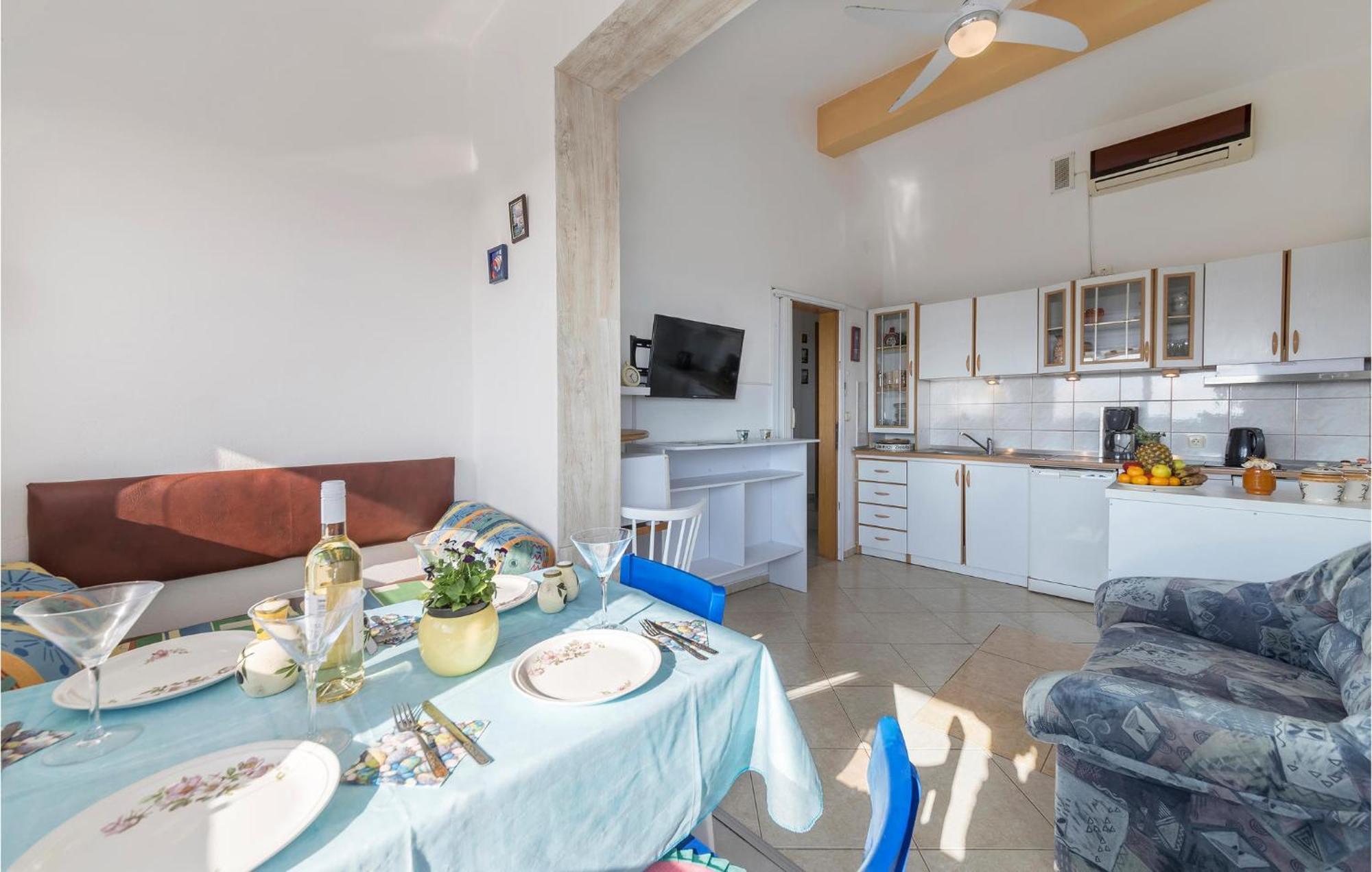 Beautiful Apartment In Barbariga With Kitchen Eksteriør bilde